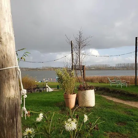 Zeelicht Semesterbostad *